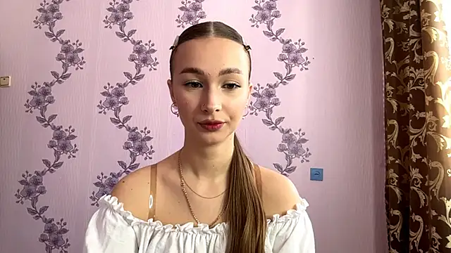 LacieHelaire online show from March 5, 7:04 am