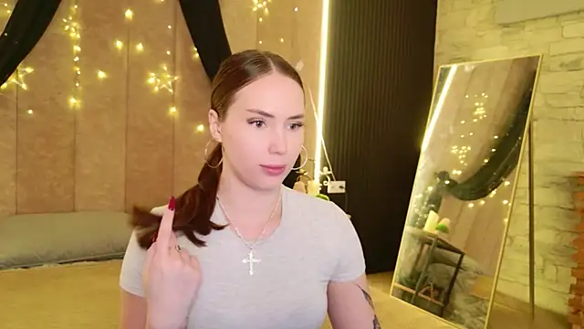 Snapshot of Arielle_Vade chatting on May 15, 5:14 am Arielle Vade online show from May 15, 5:14 am