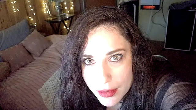 VelvetBrunetteXo online show from April 7, 4:51 pm