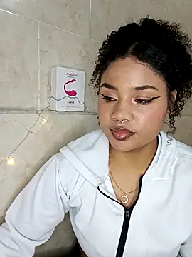 BrianaSweetxxx online show from March 1, 2:57 am