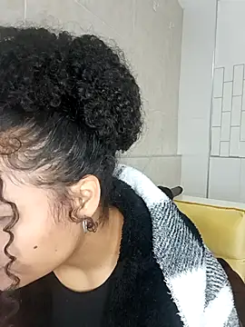 BrianaSweetxxx online show from April 23, 3:52 am