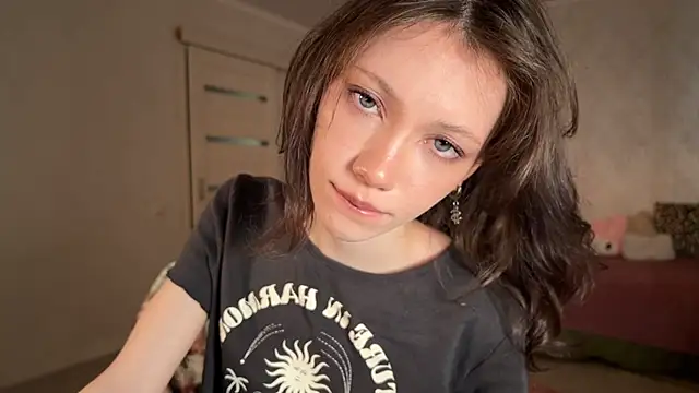 Snapshot of MiaPimmy chatting on July 24, 4:32 am MiaPimmy online show from July 24, 4:32 am