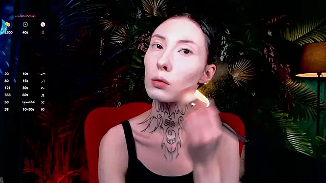 Snapshot of roxy_morrison_x chatting on April 29, 3:43 am roxy morrison x online show from April 29, 3:43 am