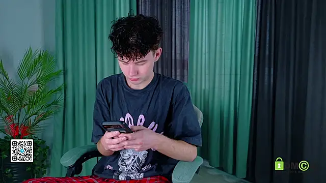 moon Gloww online show from March 26, 2:28 am