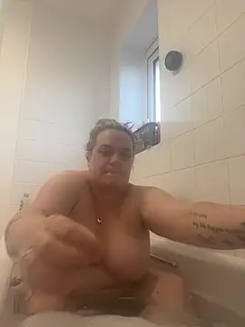 Snapshot of Piper_Milf_36 chatting on March 5, 5:09 pm Piper Milf 36 online show from March 5, 5:09 pm