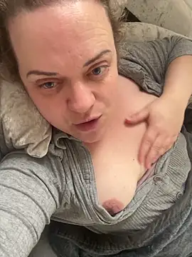 Snapshot of Piper_Milf_36 chatting on March 30, 9:32 am Piper Milf 36 online show from March 30, 9:32 am