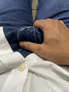 hassuniii online show from February 8, 7:39 pm