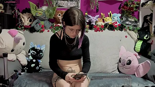 Snapshot of ViGothFox chatting on February 22, 9:02 pm ViGothFox online show from February 22, 9:02 pm