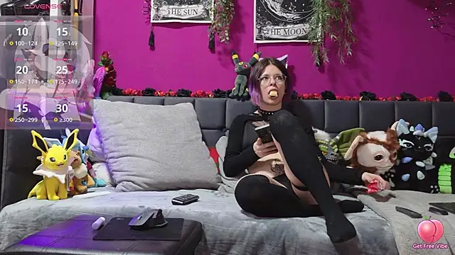 Snapshot of ViGothFox chatting on February 27, 5:24 pm ViGothFox online show from February 27, 5:24 pm