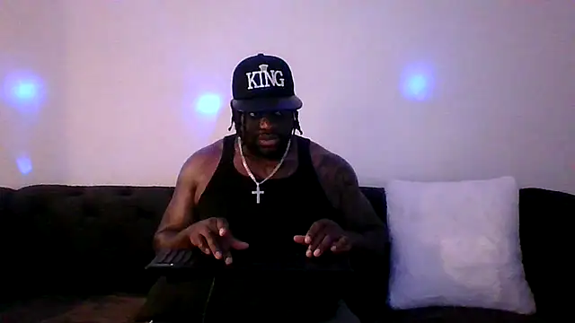 darkstallion7 online show from February 18, 6:09 am