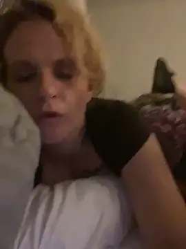 Snapshot of angelswhore chatting on May 5, 11:35 pm angelswhore online show from May 5, 11:35 pm