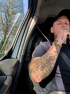 dave32000 online show from March 4, 11:38 am