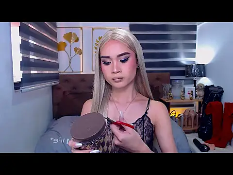 JuicyCockThea online show from April 10, 3:56 am