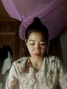 -Lundy- online show from February 12, 2:06 am