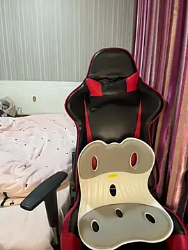 A-cola online show from April 20, 1:58 pm