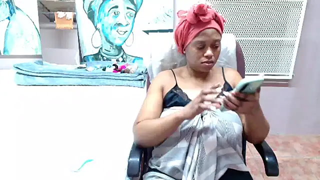 TyraHotxxx online show from April 12, 9:14 am