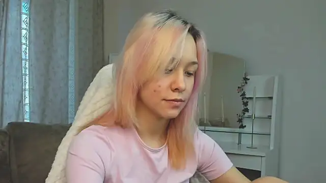 EmilyTrase online show from April 22, 1:19 am