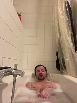 DeN strip online show from February 12, 5:30 pm