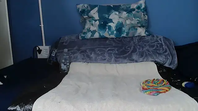 Sweet-Bella17 online show from June 10, 2:23 am