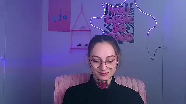 Esmi Winter online show from March 8, 6:28 am