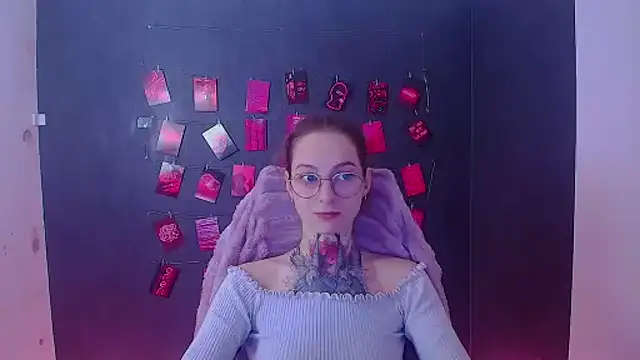 Esmi Winter online show from March 9, 6:28 am