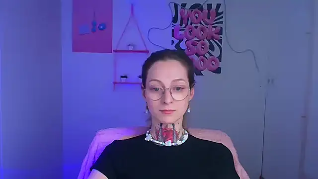 Esmi Winter online show from April 20, 11:46 am