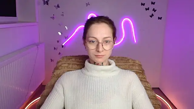 Esmi Winter online show from April 27, 11:41 am