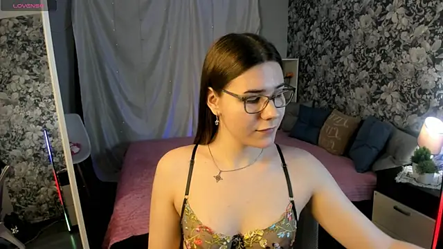 Coraline kitty online show from May 19, 11:38 am