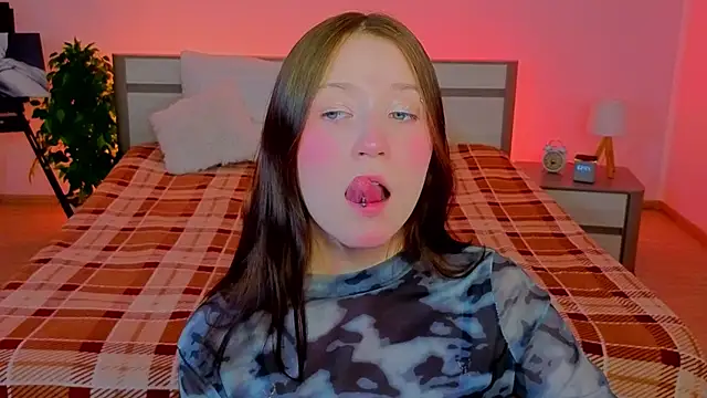 MmollyMay online show from April 21, 10:54 am