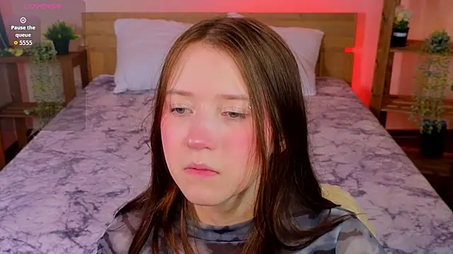 MmollyMay online show from April 25, 4:15 am