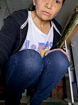 Alexamontiel  online show from February 26, 1:54 pm