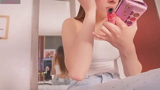 Shopie Colucci online show from April 22, 11:17 pm