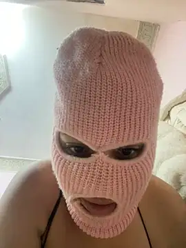 Snapshot of faettaa chatting on February 12, 6:14 pm faettaa online show from February 12, 6:14 pm