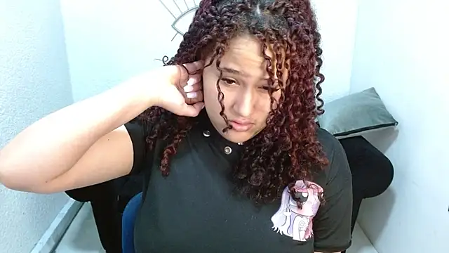 leilanewgirl online show from February 25, 1:10 pm