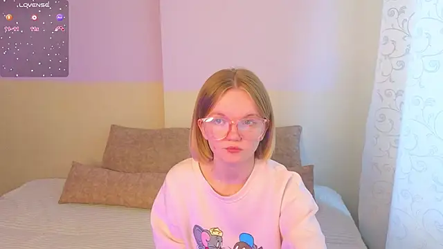 StellaBunny online show from March 3, 4:07 am