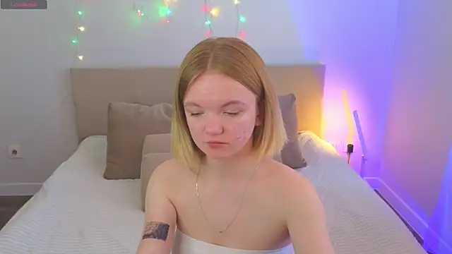 StellaBunny online show from March 24, 4:06 am