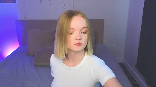 StellaBunny online show from April 23, 11:09 am