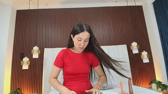 Brisa Silva online show from March 3, 12:00 pm