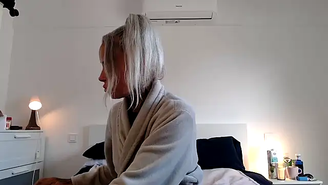 Sophie-Logan-Ink online show from April 16, 11:33 am