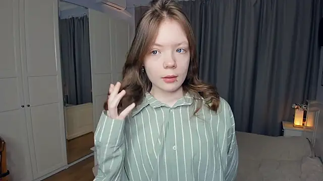 LavenderMitten online show from March 13, 5:36 am