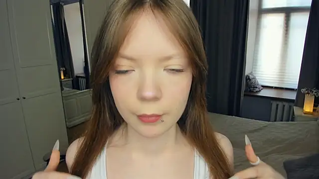 LavenderMitten online show from March 30, 6:14 am