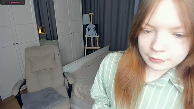 LavenderMitten online show from April 10, 5:34 am