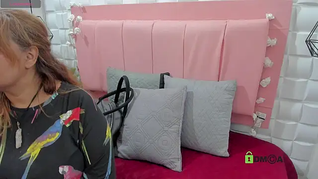  Victoria milf  online show from April 18, 3:49 pm