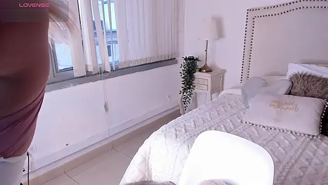 Maya-jhons online show from March 20, 11:37 am