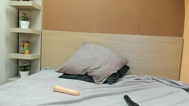 PinkyTwerkyX online show from February 11, 1:38 pm