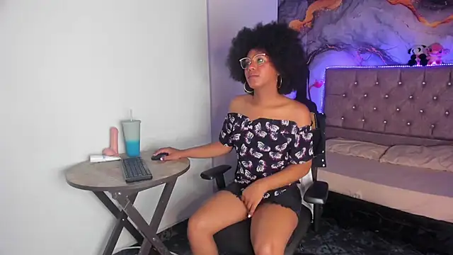 CataleyaMoon  online show from April 21, 8:01 pm