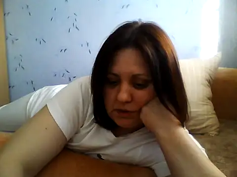 Snapshot of LockyCharm111 chatting on April 25, 2:47 pm LockyCharm111 online show from April 25, 2:47 pm