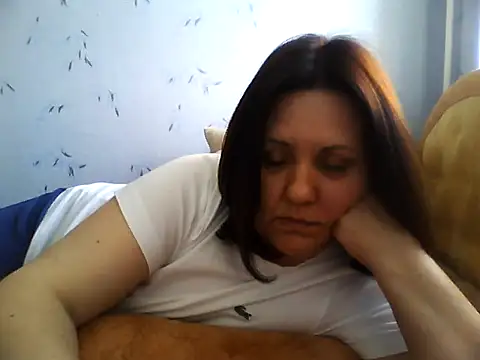 Snapshot of LockyCharm111 chatting on May 4, 3:19 pm LockyCharm111 online show from May 4, 3:19 pm