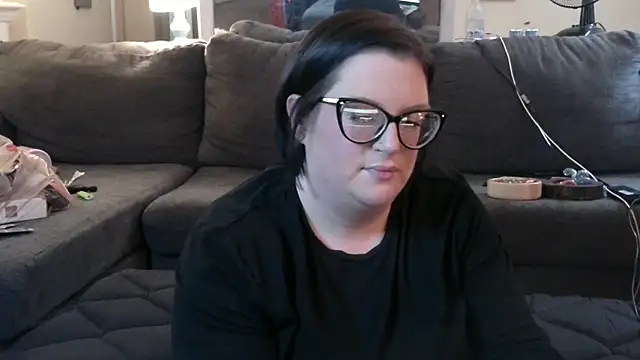 Snapshot of FreaksOffALeash3261 chatting on February 13, 7:37 am FreaksOffALeash3261 online show from February 13, 7:37 am