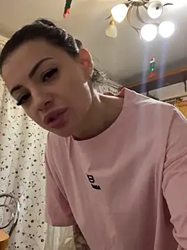 Snapshot of Layana_Ro chatting on February 16, 4:19 am Layana Ro online show from February 16, 4:19 am